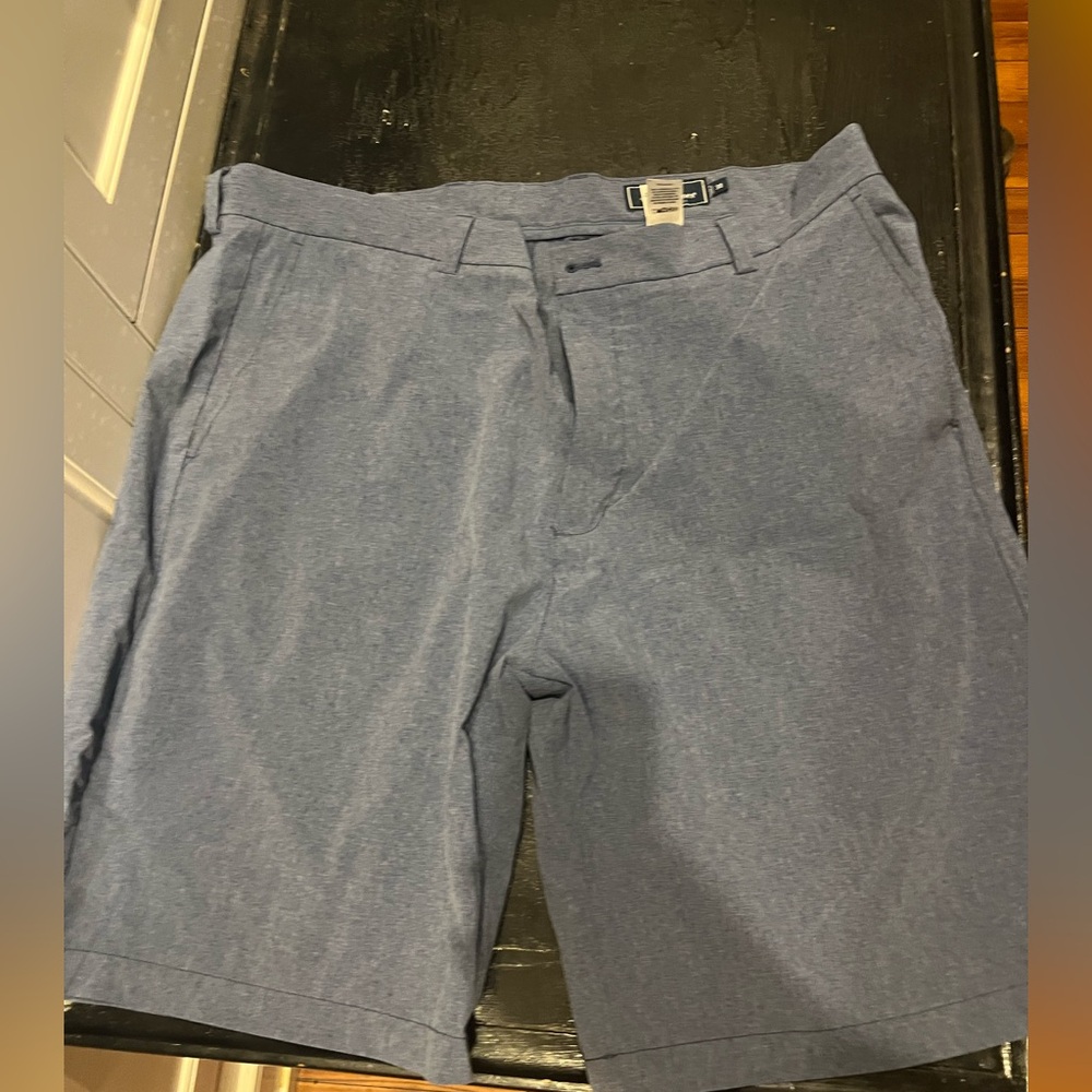 Vineyard vines shorts in a dri fit type material